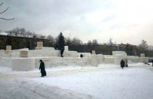 Строительство снежной крепости