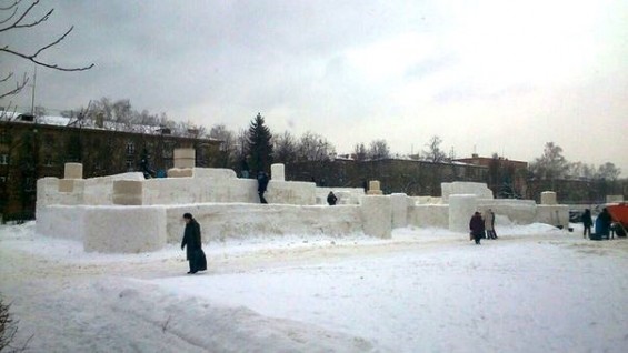 Строительство снежной крепости фото 7