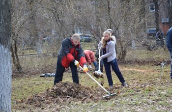Жуковчане приняли активное участие в субботнике.