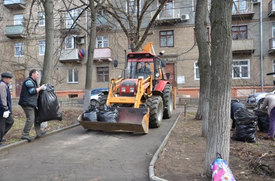 Жуковчане приняли активное участие в субботнике. фото 9