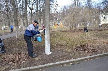 Жуковчане приняли активное участие в субботнике. фото 10