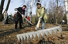 Жуковчане вышли на первый в этом году субботник