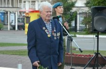 Сегодня, в 4 утра, в День памяти и скорби, в городе #Жуковский у мемориального комплекса "Вечный огонь" прошел митинг, участие в котором приняло более 100 жуковчан.