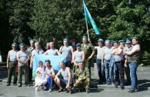 У памятника воинам-интернационалистам в Жуковском прошел митинг, посвященный Дню Воздушно-десантных войск.